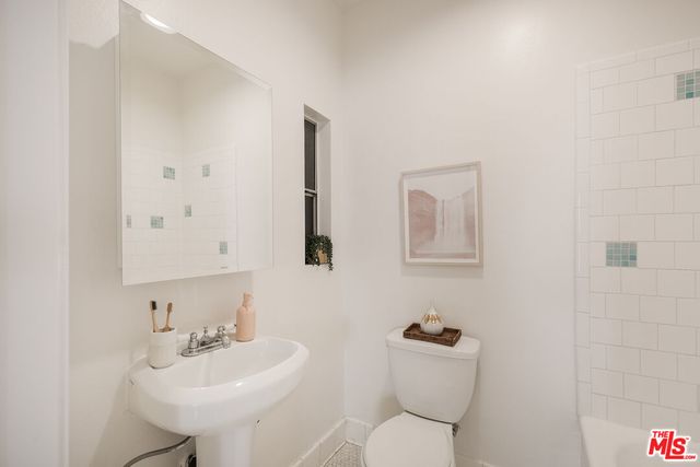 $655,000 | 658 1/2 Laveta Terrace, Los Angeles, CA 90026