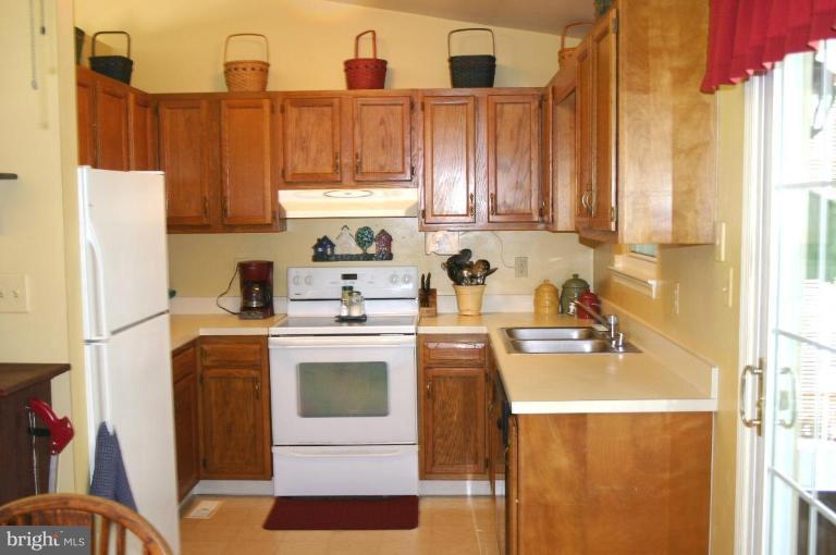 2875 Holland Cliffs Road Huntingtown, MD 20639 - Photo 14 of 17 Kitchen