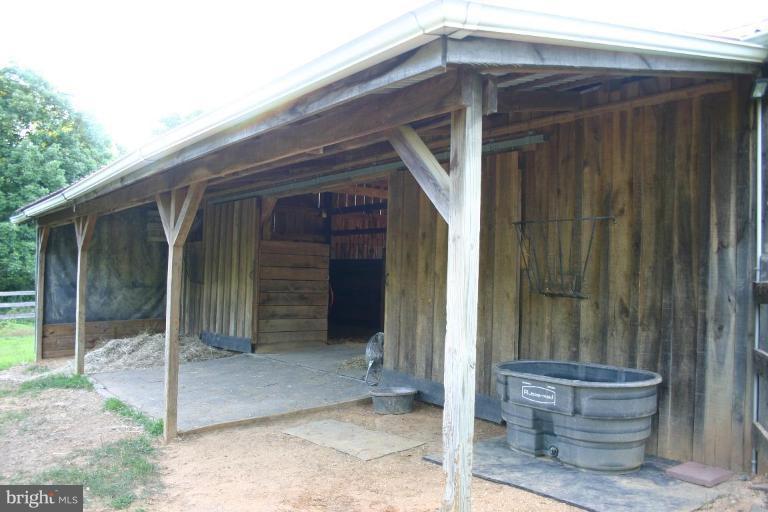 2875 Holland Cliffs Road Huntingtown, MD 20639 - Photo 7 of 17 Barn