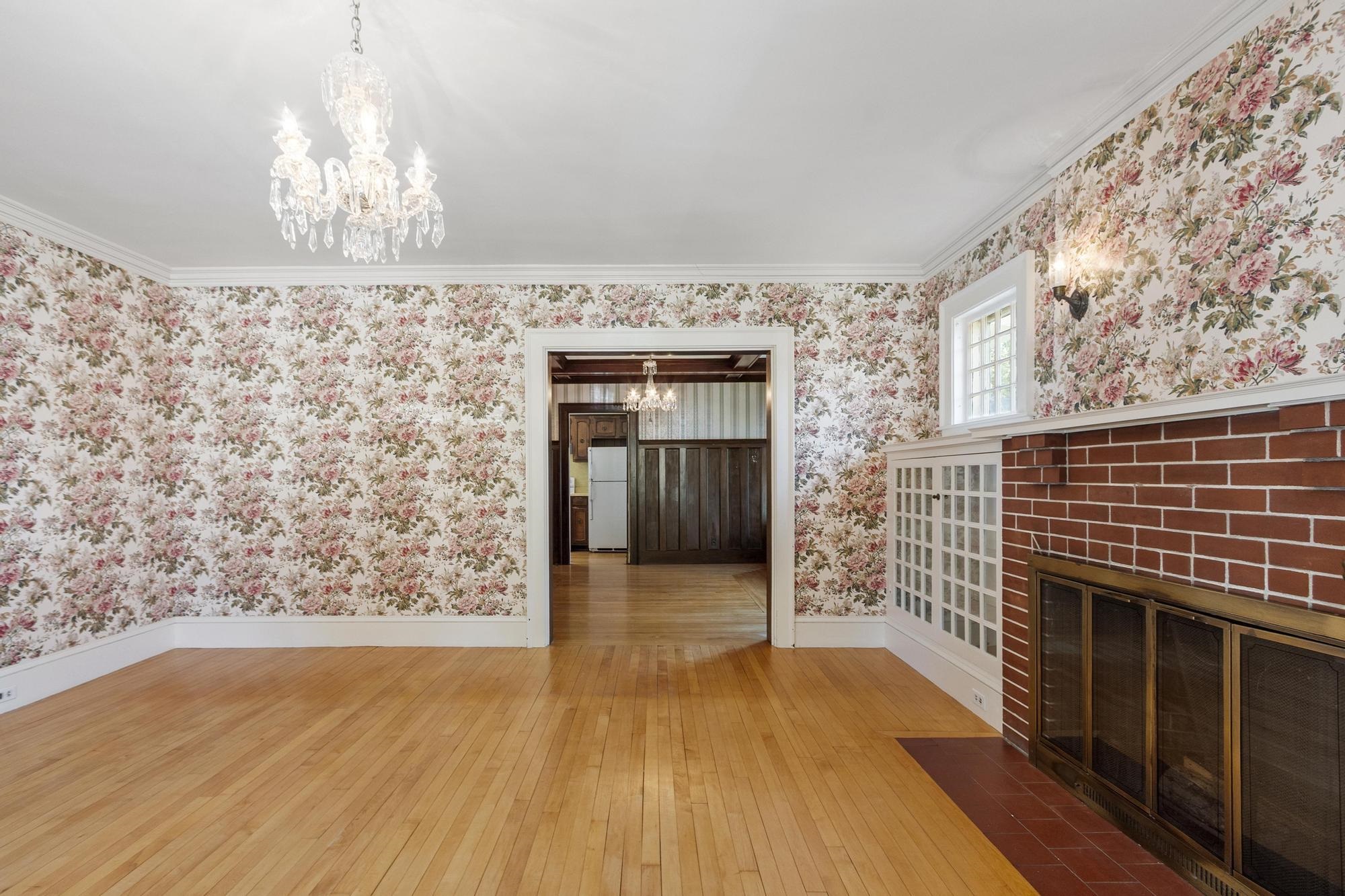 133 North Adams Street Manchester, NH 03104 - Photo 9 of 53