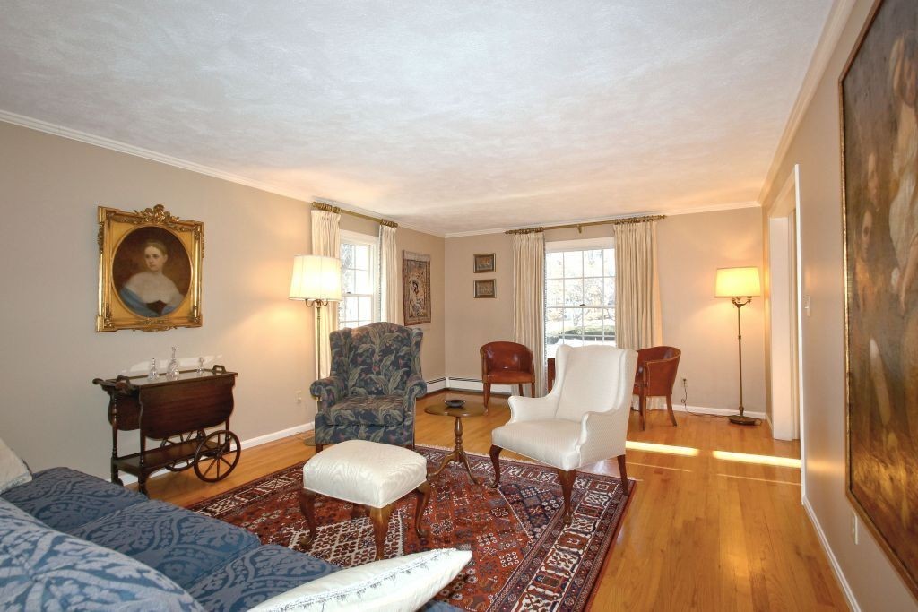 26 Suffolk Road Sudbury, MA 01776 - Photo 4 of 30 Gallery Image 4
