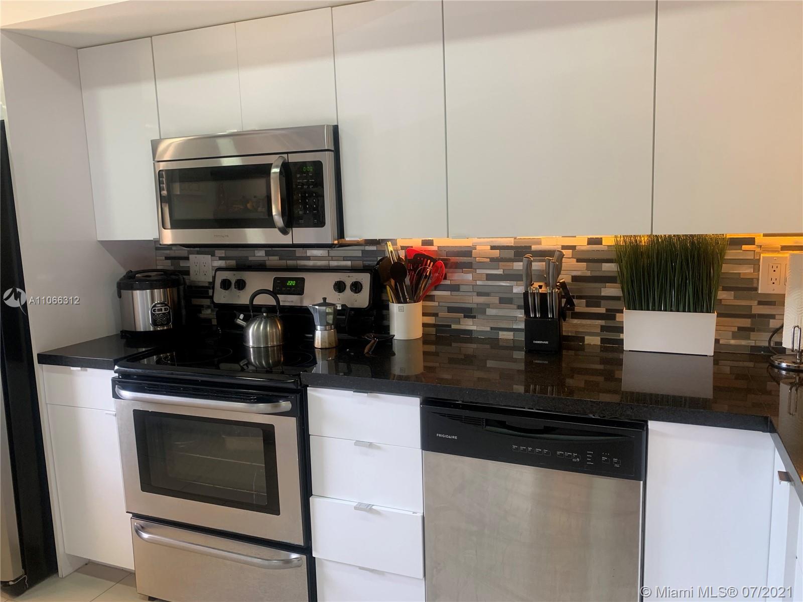 4018 Del Rio Way, Unit 4018 Sunrise, FL 33351 - Photo 15 of 94