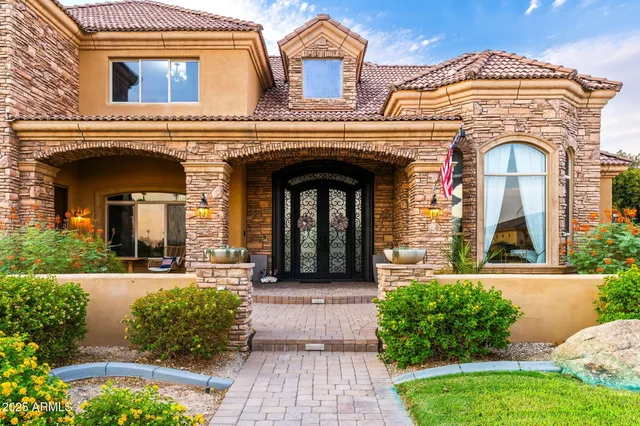 a view of entryway and hall