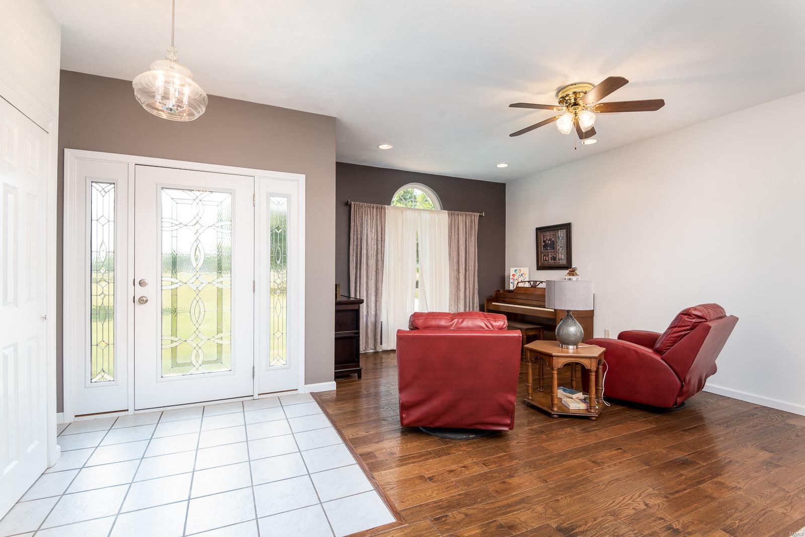 7651 County Line Road Collinsville, IL 62234 - Photo 3 of 29