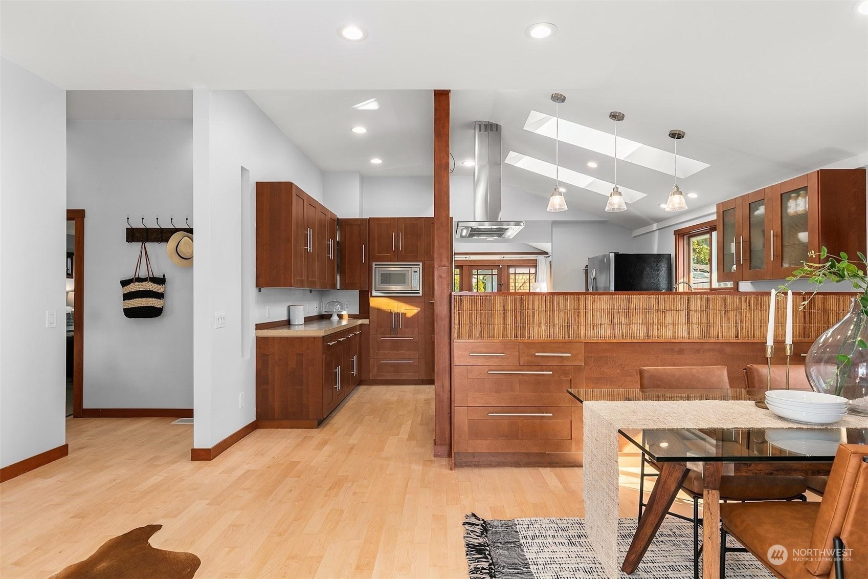 2126 North 87th Street Seattle, WA 98103 - Photo 5 of 31 Gallery Image 5