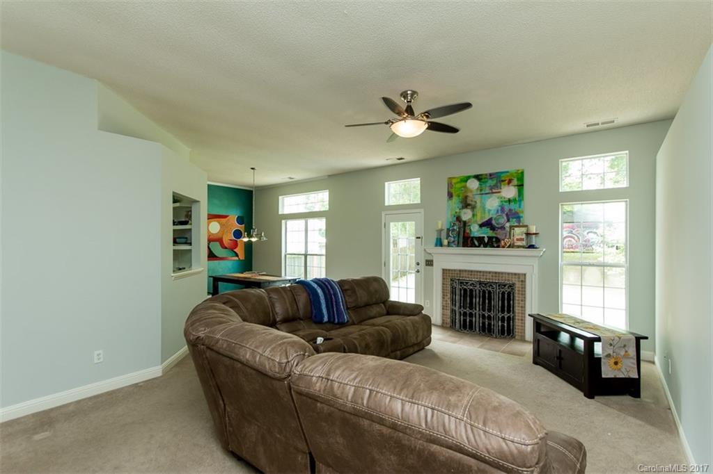 14510 Cinnamon Field Road, Unit 17 Charlotte, NC 28273 - Photo 2 of 16 Gallery Image 2