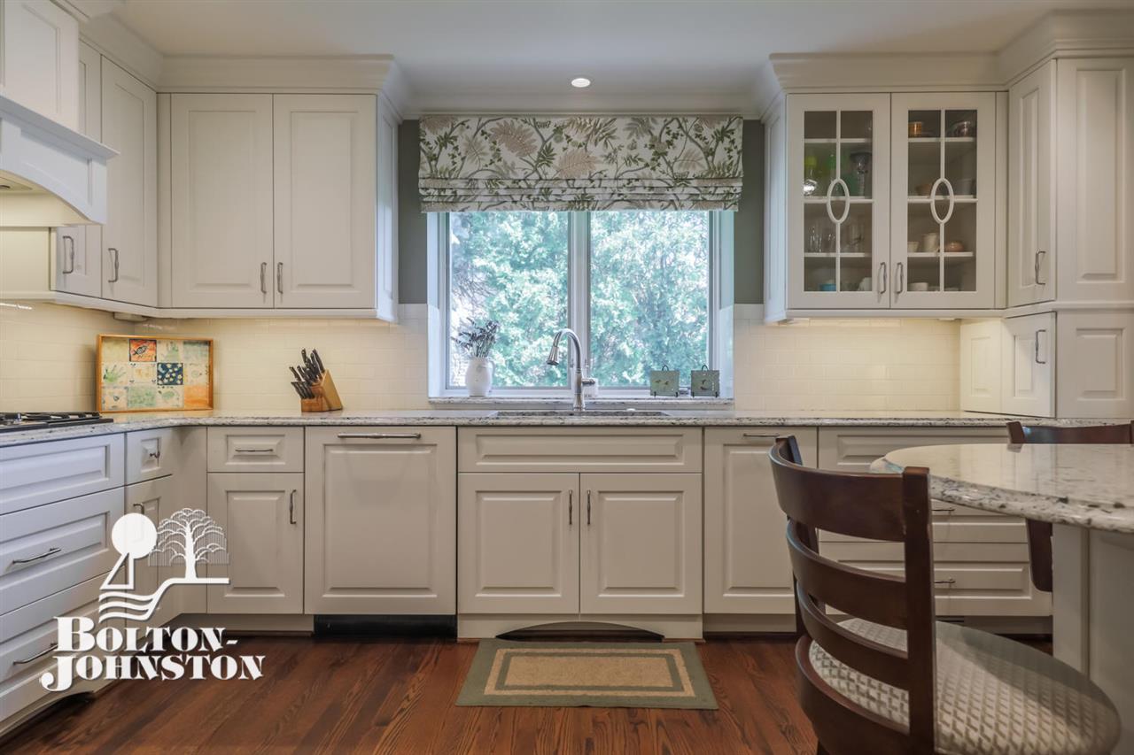 227 Lake Shore Road Grosse Pointe Farms, MI 48236 - Photo 14 of 48