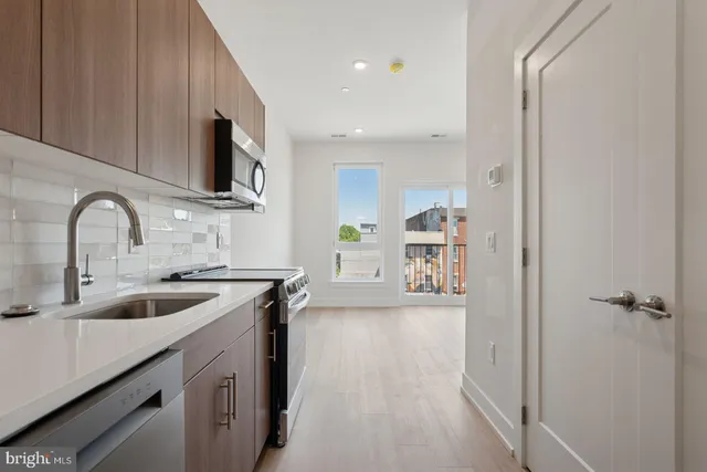 $1,375 | 130 West Girard Avenue, Unit 0B609, Philadelphia, PA 19123