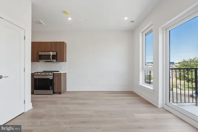 $1,375 | 130 West Girard Avenue, Unit 0B609, Philadelphia, PA 19123