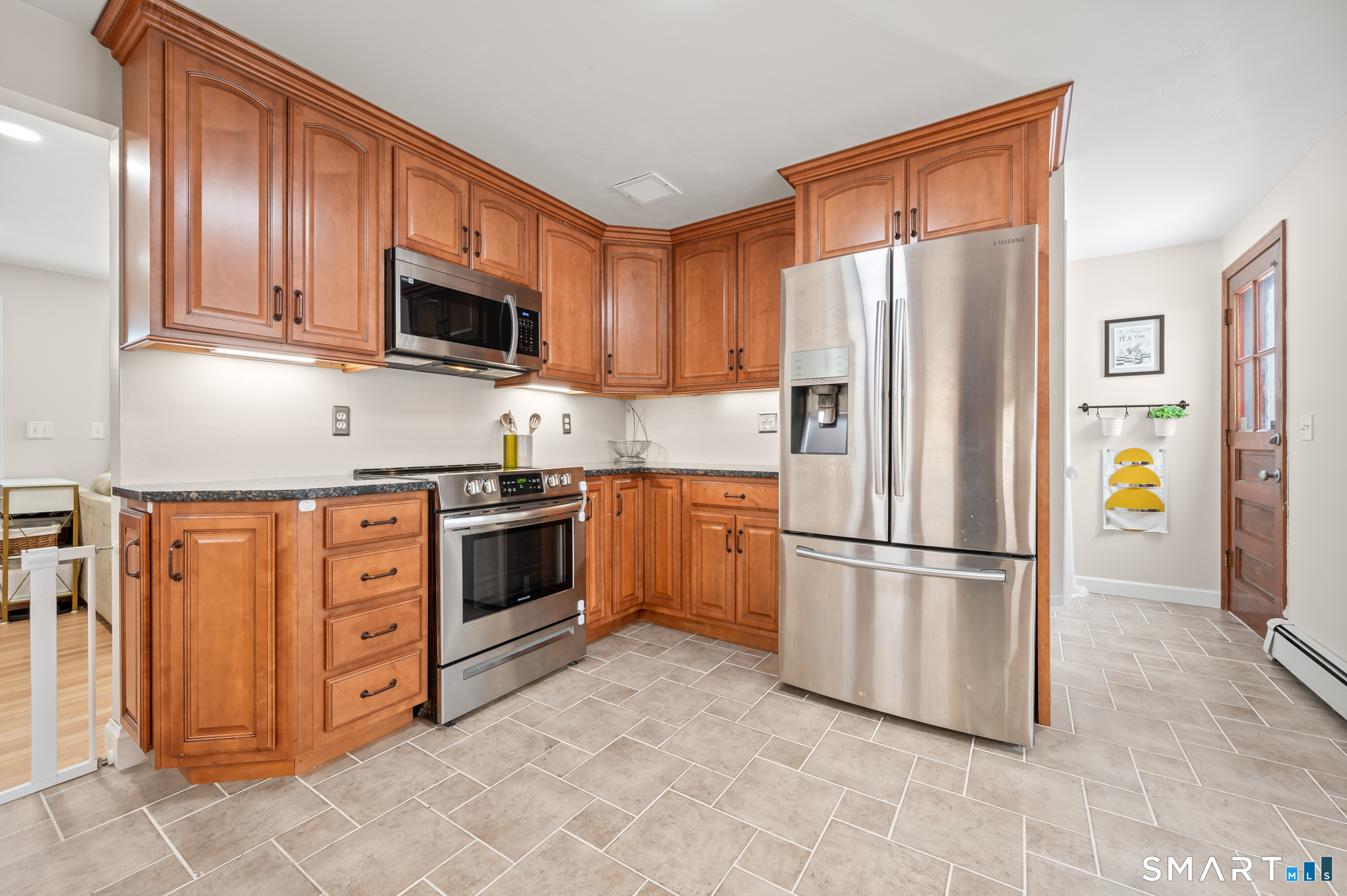 295 Phoenix Street Vernon, CT 06066 - Photo 8 of 38