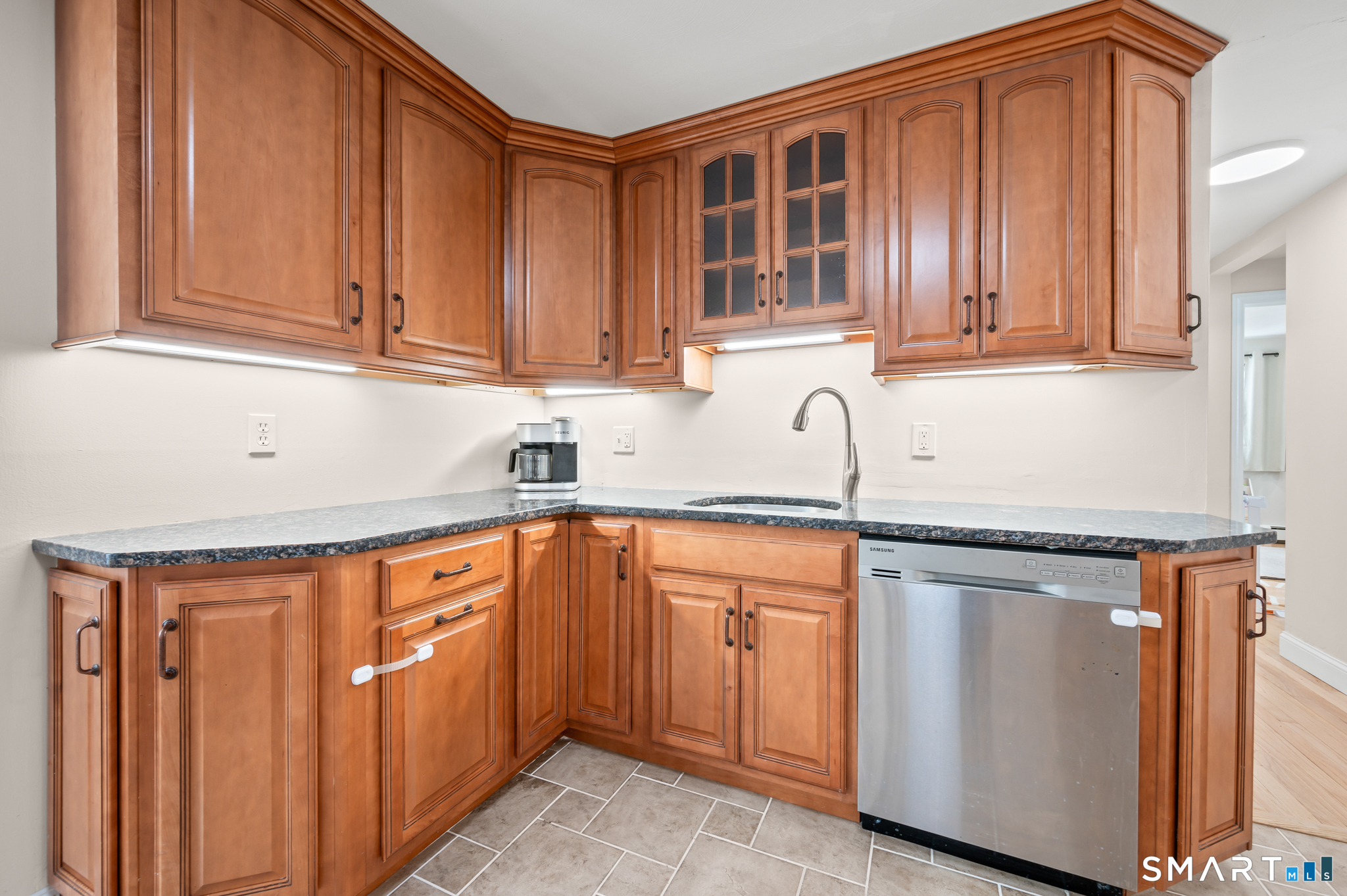 295 Phoenix Street Vernon, CT 06066 - Photo 10 of 38