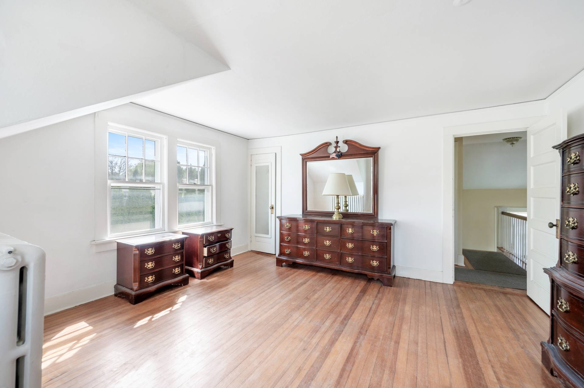 41 Sherrill Road East Hampton, NY 11937 - Photo 18 of 24 a bedroom with furniture and a window