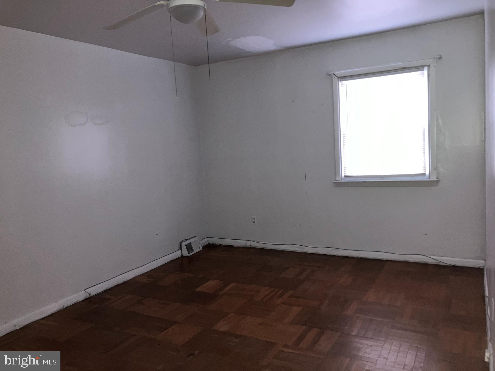 10031 Bridle Road Philadelphia, PA 19116 - Photo 29 of 32 an empty room with a window