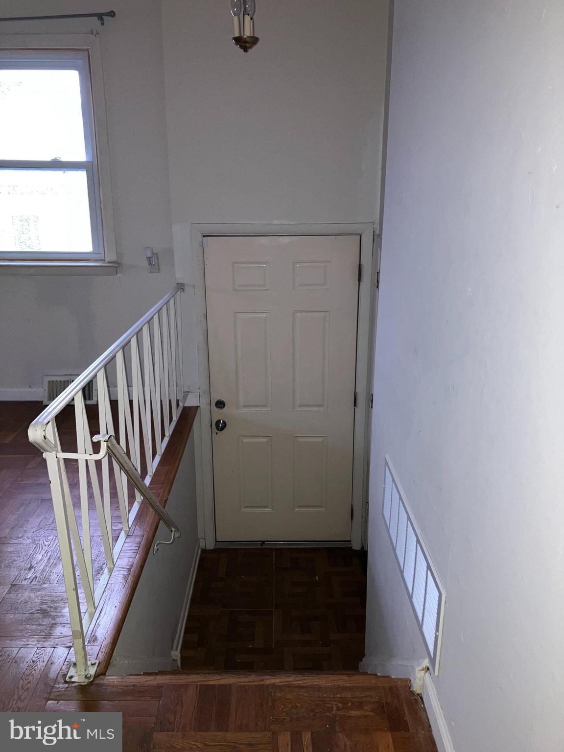 10031 Bridle Road Philadelphia, PA 19116 - Photo 4 of 32 a view of entryway