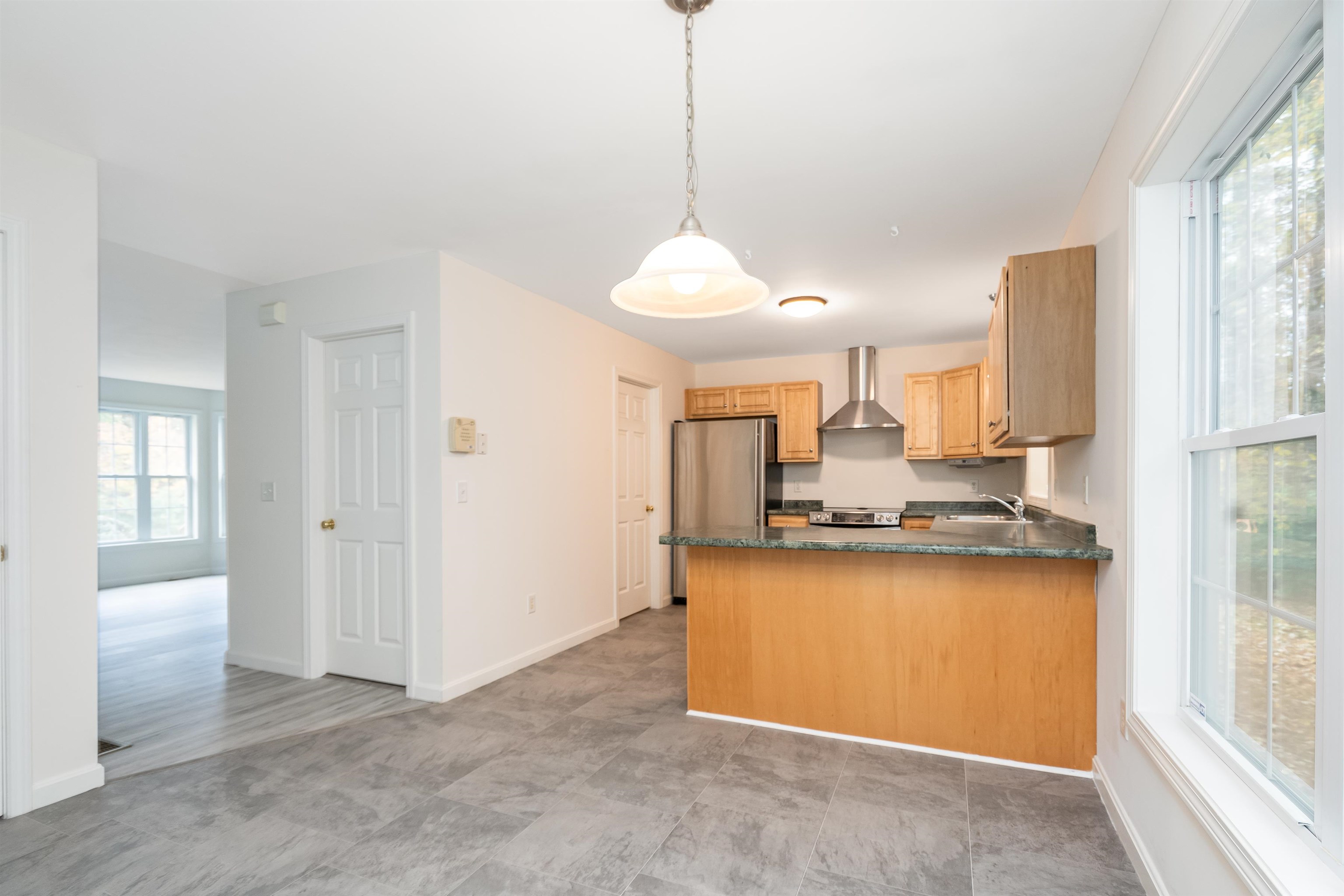 4 Scottie Way Amherst, NH 03031 - Photo 6 of 35