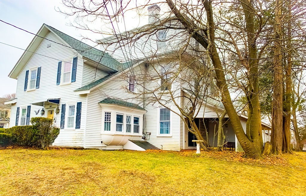 15 Hillcrest Road Milton, MA 02186 - Photo 4 of 17 Gallery Image 4