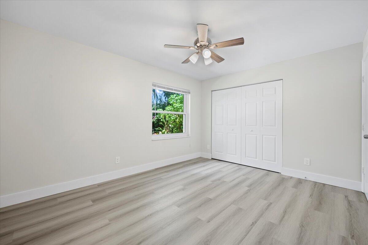 196 Raintree Trail Jupiter, FL 33458 - Photo 17 of 39 3rd Bedroom