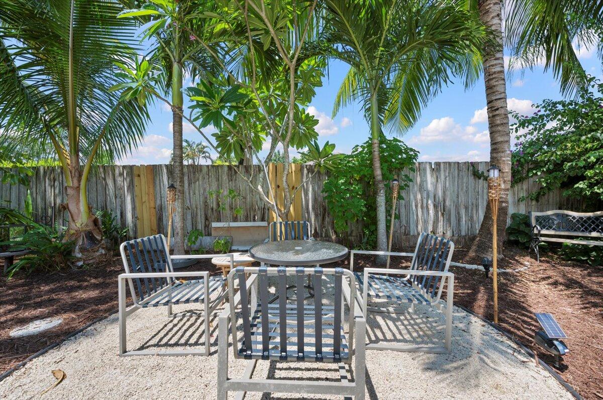 196 Raintree Trail Jupiter, FL 33458 - Photo 22 of 39 Private Backyard