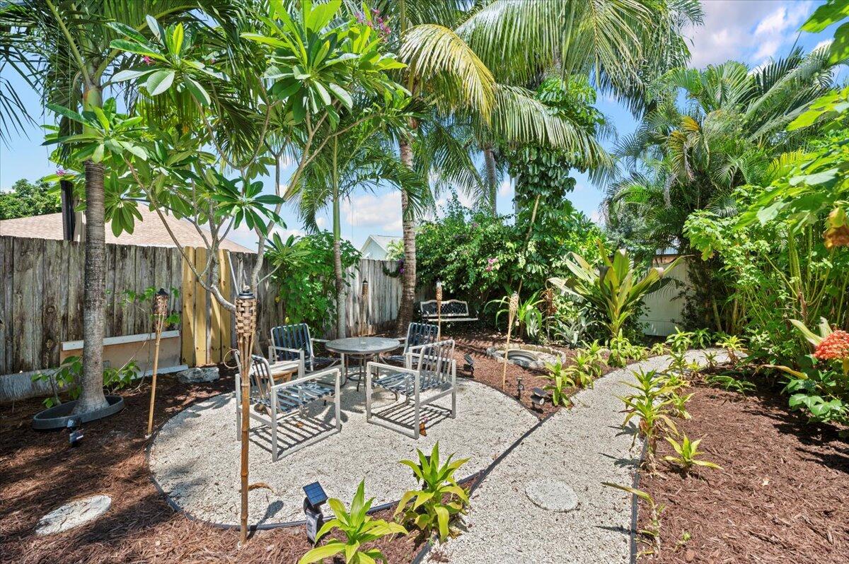 196 Raintree Trail Jupiter, FL 33458 - Photo 23 of 39 Private Backyard