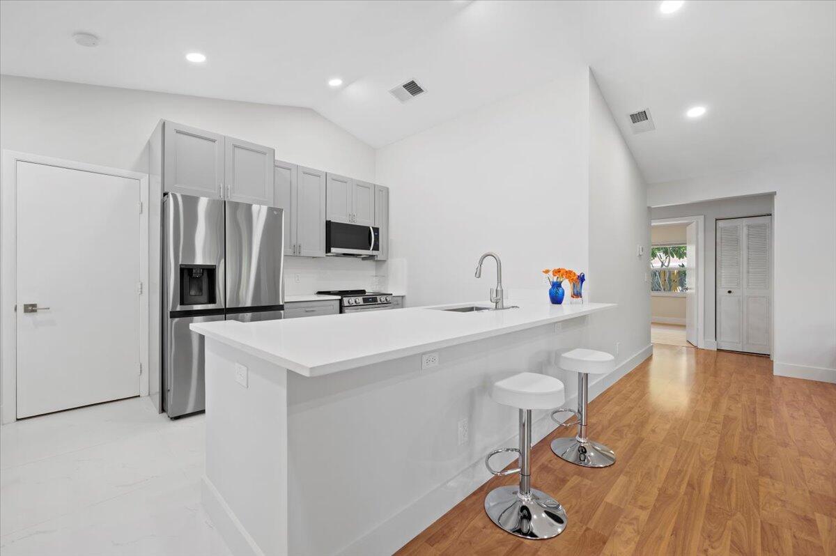 196 Raintree Trail Jupiter, FL 33458 - Photo 6 of 39 Fully Renovated Kitchen