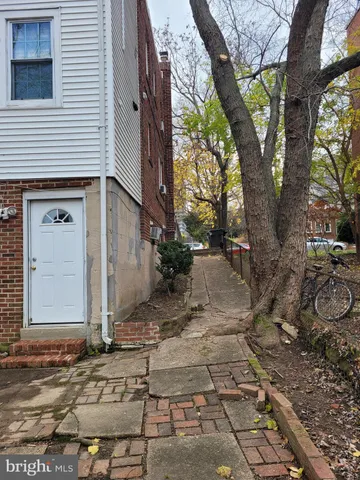 $1,580 | 1559 19th Street North, Unit 3, Arlington, VA 22209