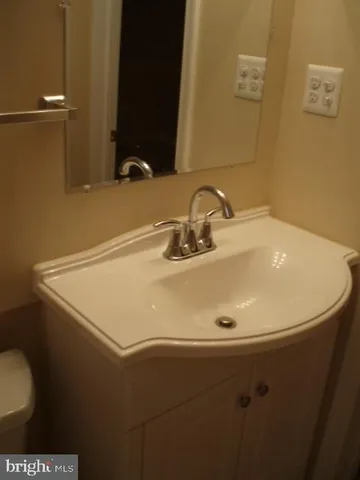 $1,580 | 1559 19th Street North, Unit 3, Arlington, VA 22209