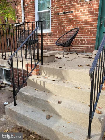 $1,580 | 1559 19th Street North, Unit 3, Arlington, VA 22209