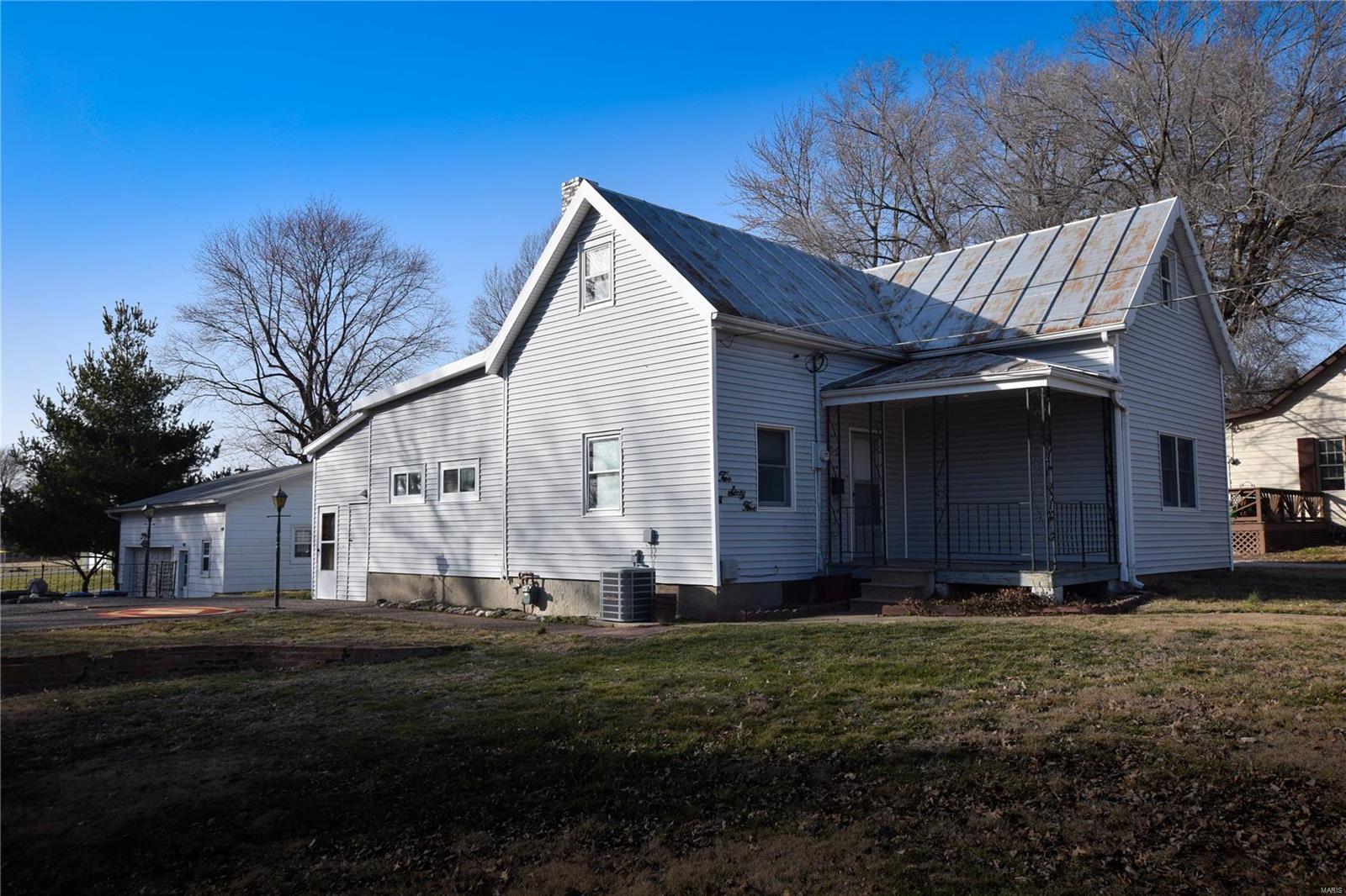 265 North Main Street Waterloo, IL 62298 - Photo 1 of 27 Gallery Image 1