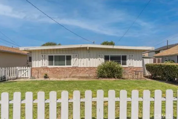 $2,700 | 2321 Florida Street, Unit A, Huntington Beach, CA 92648