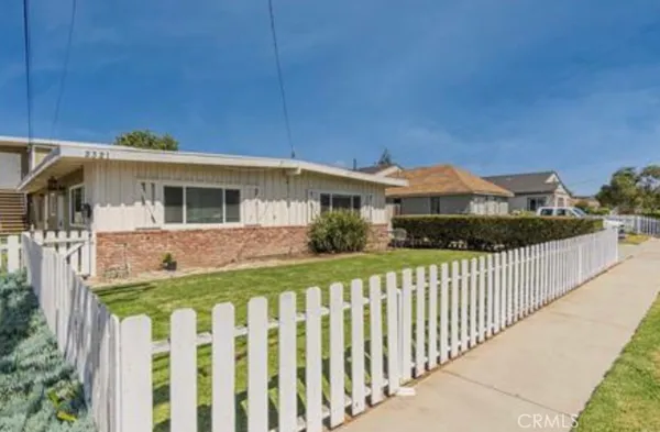 $2,700 | 2321 Florida Street, Unit A, Huntington Beach, CA 92648