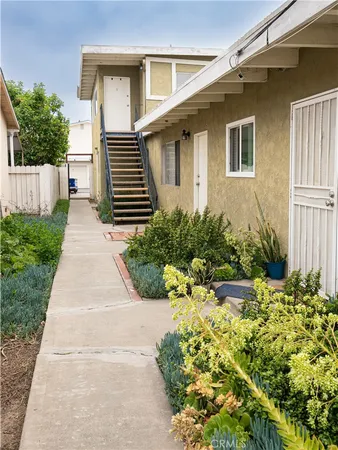$2,700 | 2321 Florida Street, Unit A, Huntington Beach, CA 92648