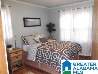 924 Ridgewood Circle Birmingham, AL 35235 - Photo 2 of 38