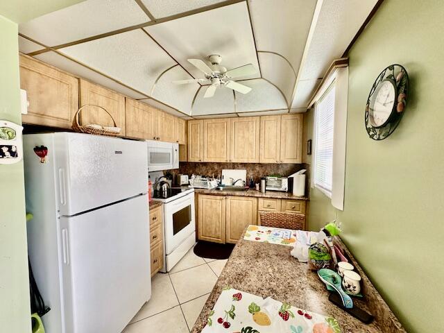 15 Preston A Boca Raton, FL 33434 - Photo 2 of 37 Eat in Kitchen