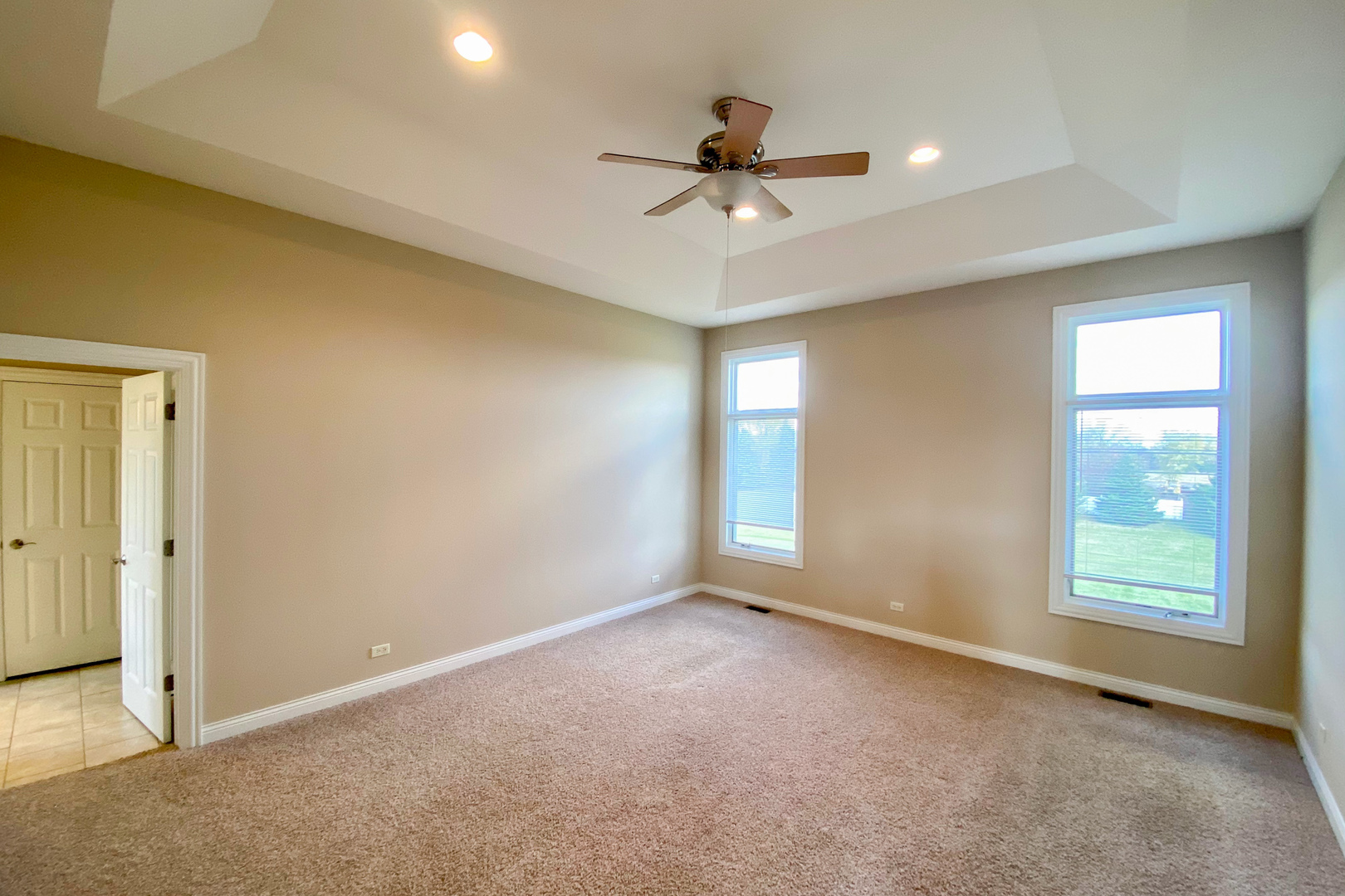 1884 Red Oak Lane Spring Grove, IL 60081 - Photo 13 of 27