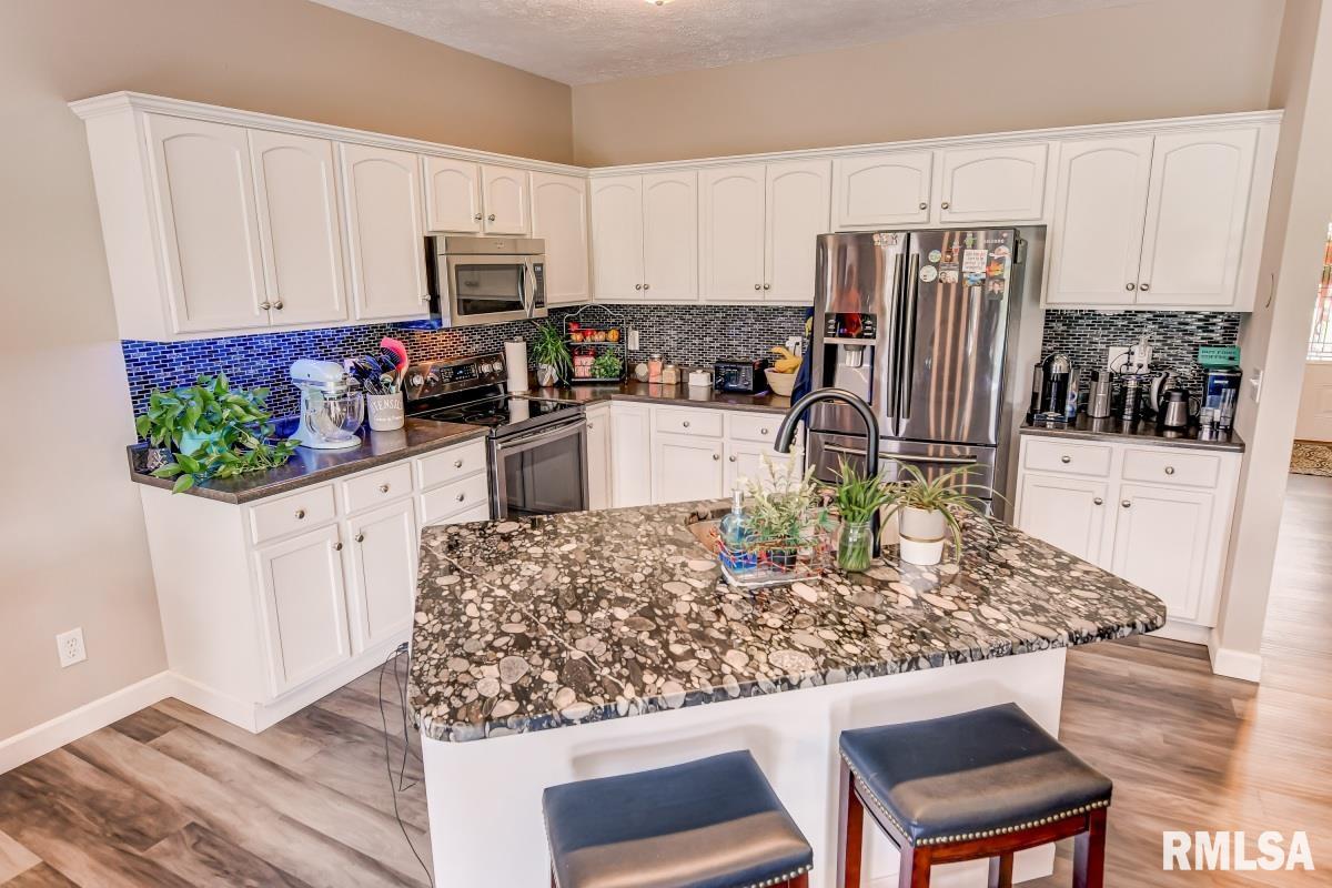 2919 11 Meadowbrook Road, Unit 11 Springfield, IL 62711 - Photo 9 of 25