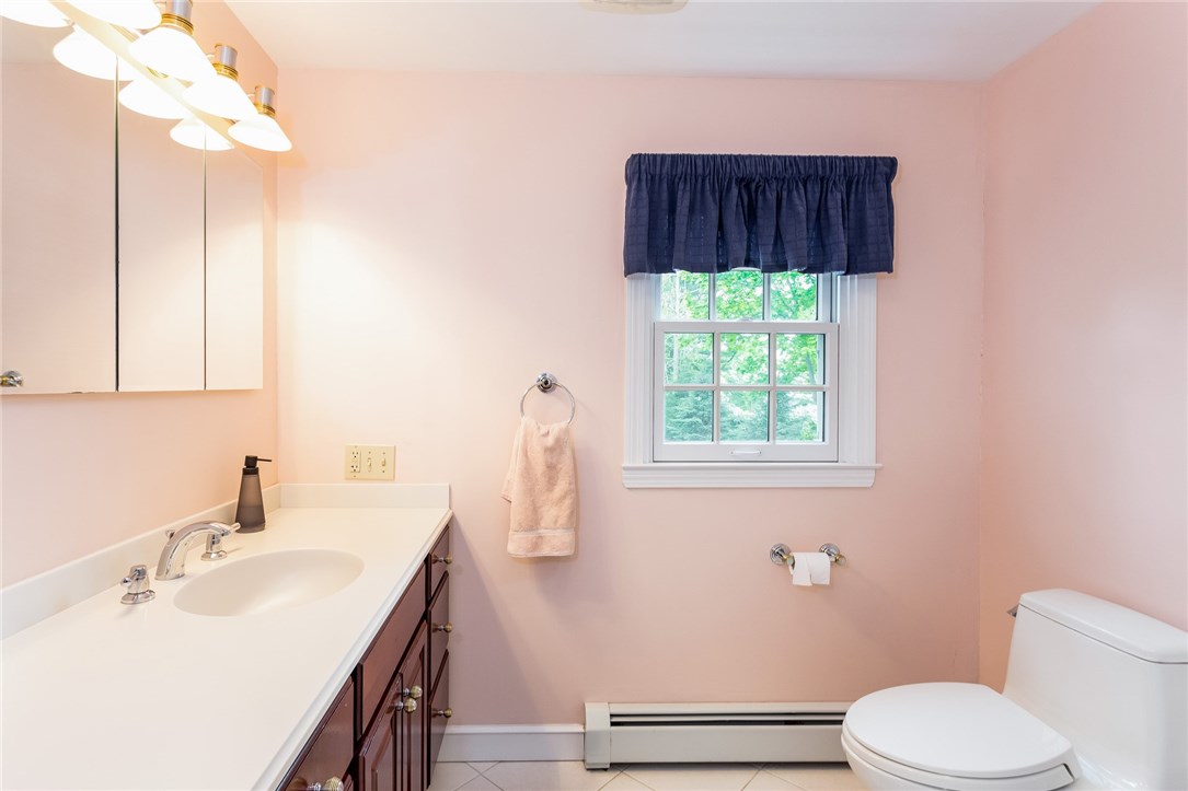 12 Nathaniel Road Barrington, RI 02806 - Photo 30 of 38 Bathroom