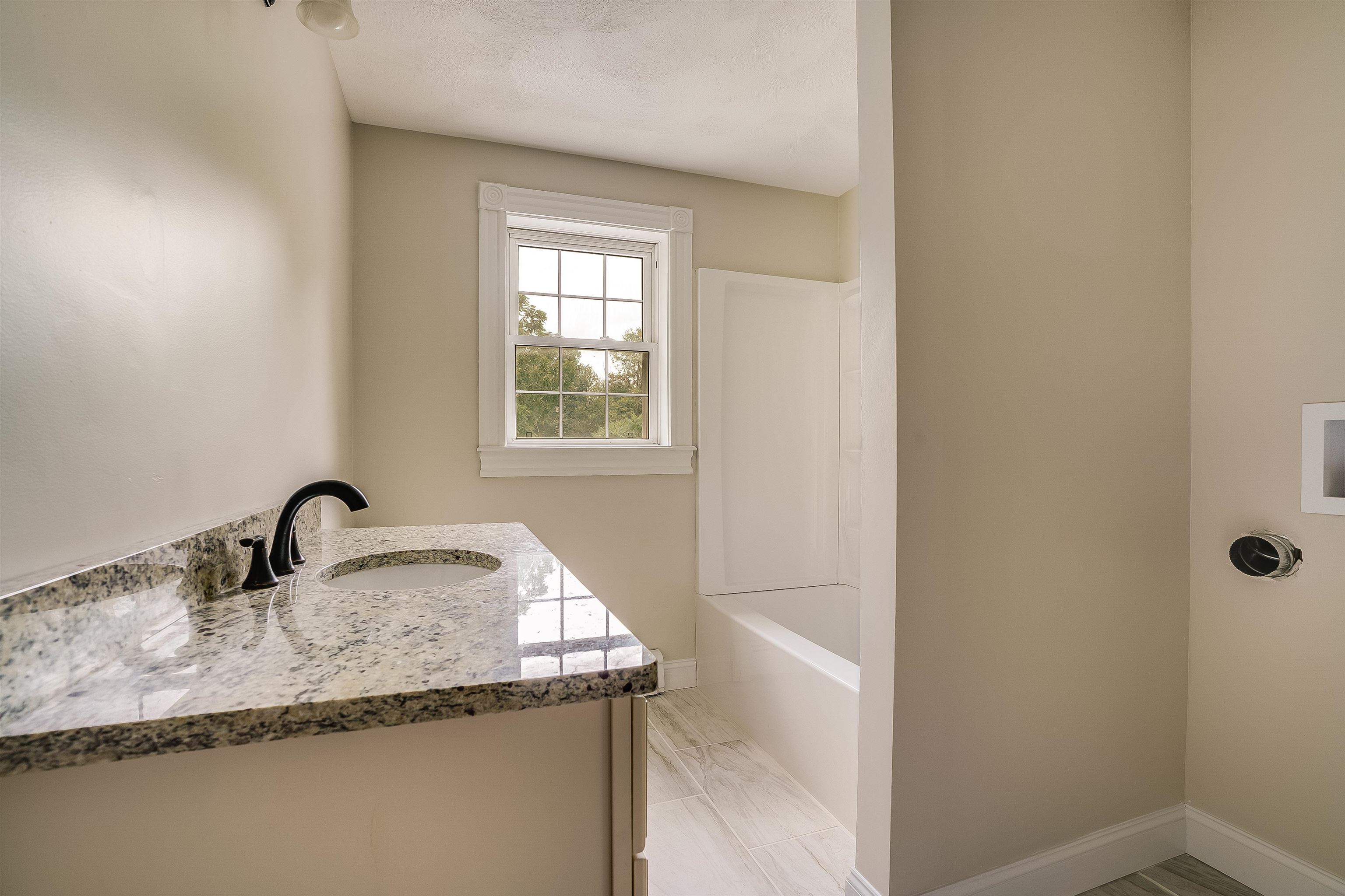 198 Main Street Sandown, NH 03873 - Photo 16 of 49