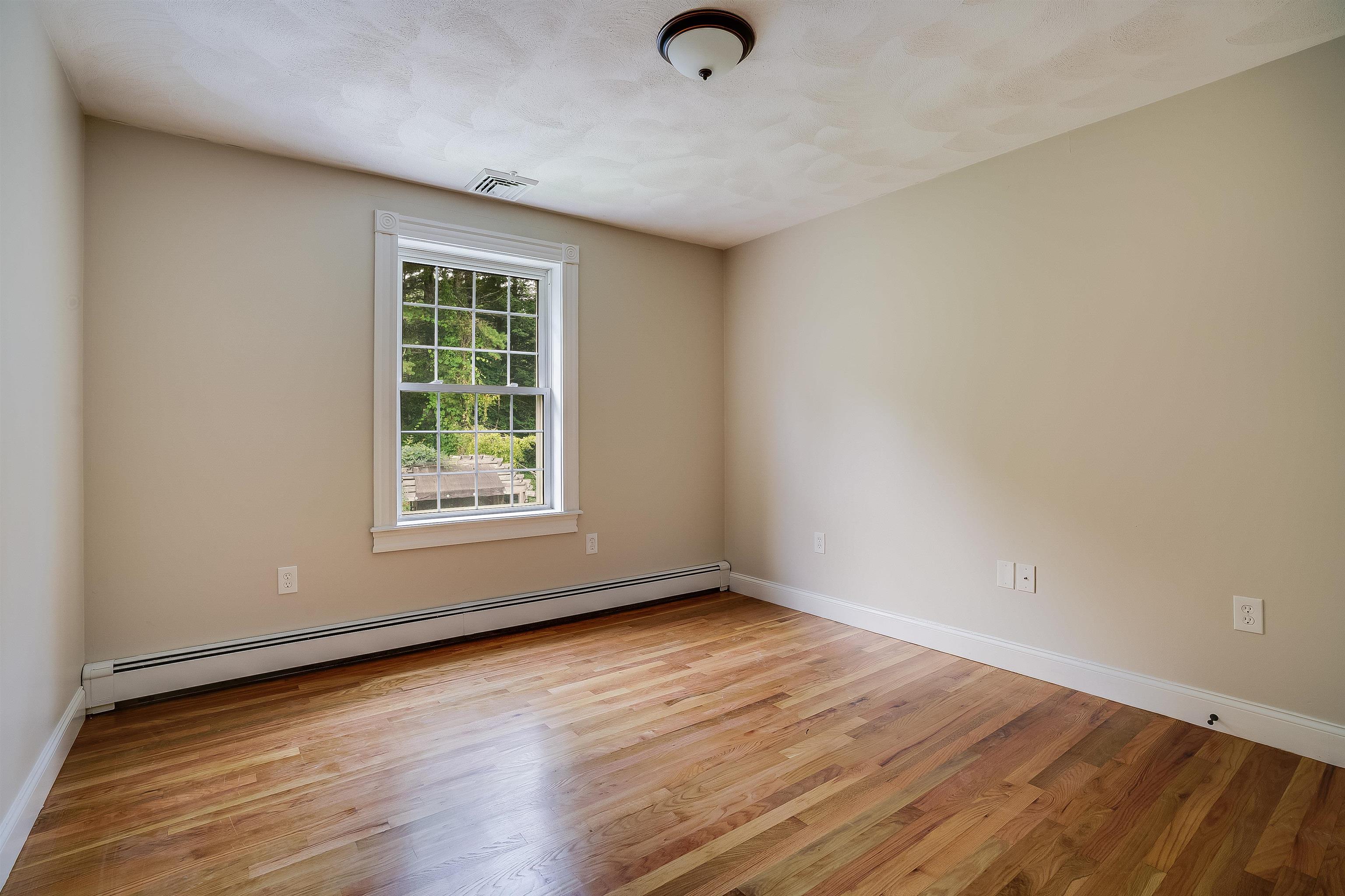 198 Main Street Sandown, NH 03873 - Photo 17 of 49