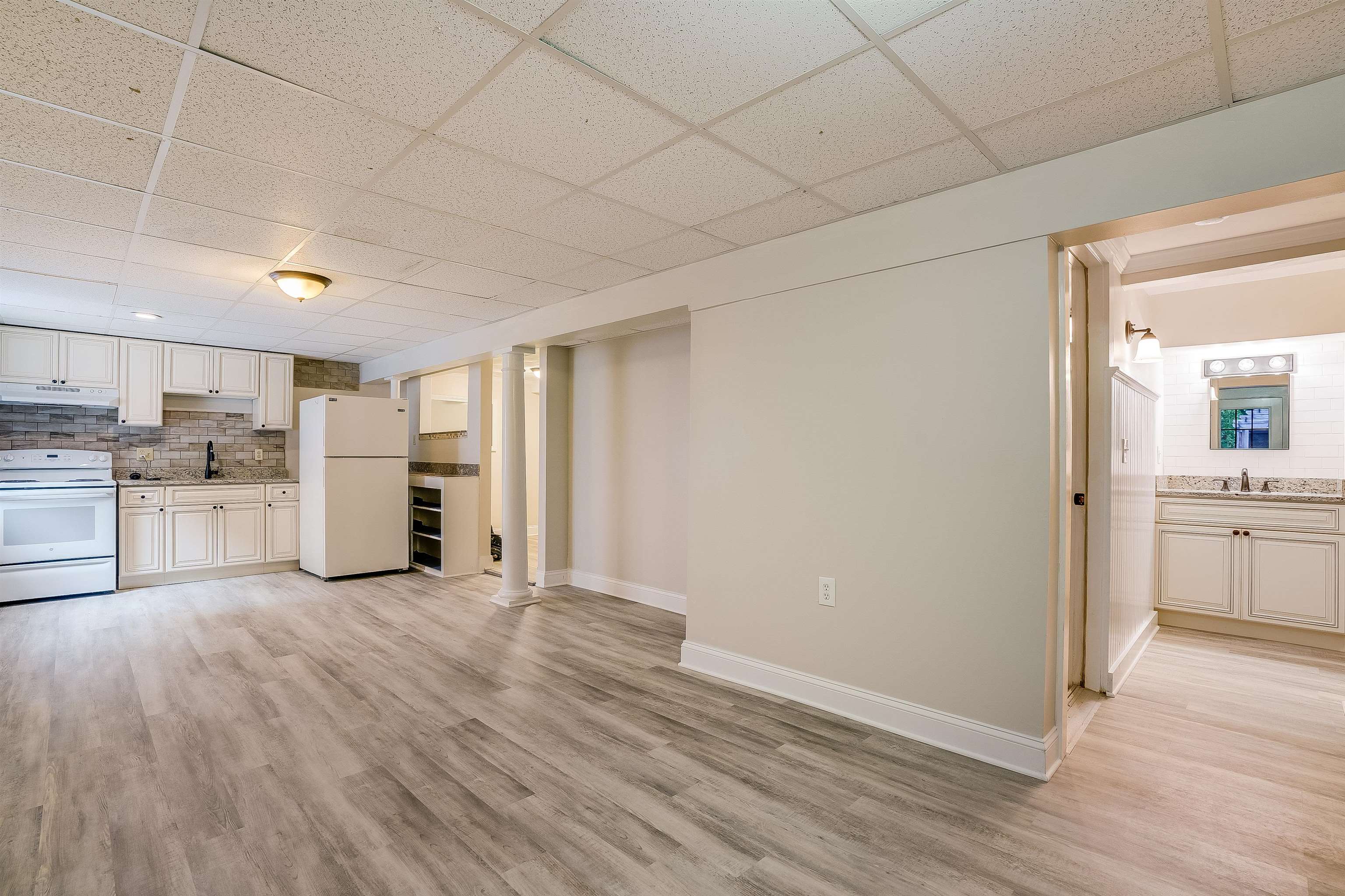 198 Main Street Sandown, NH 03873 - Photo 22 of 49