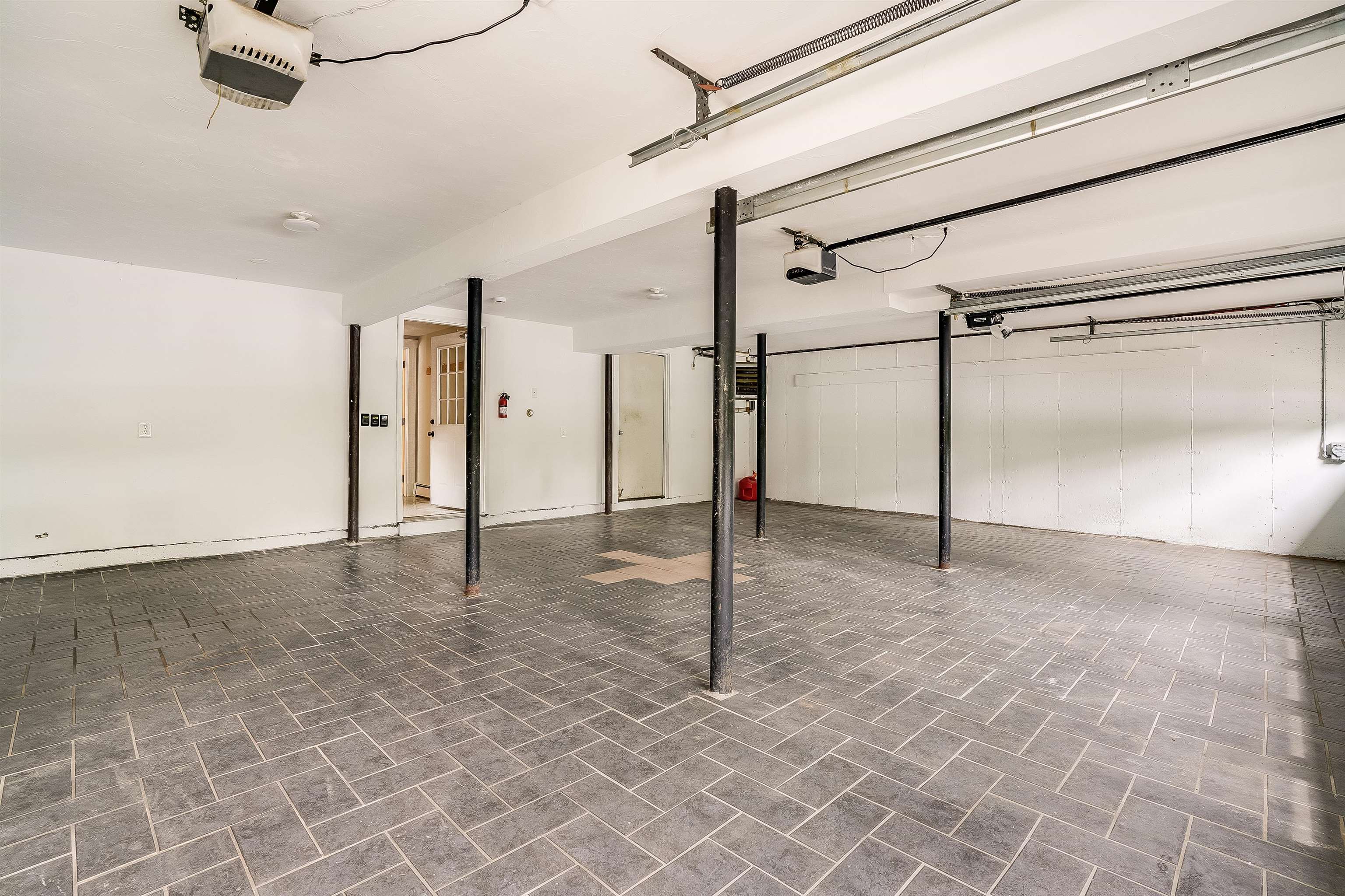 198 Main Street Sandown, NH 03873 - Photo 27 of 49