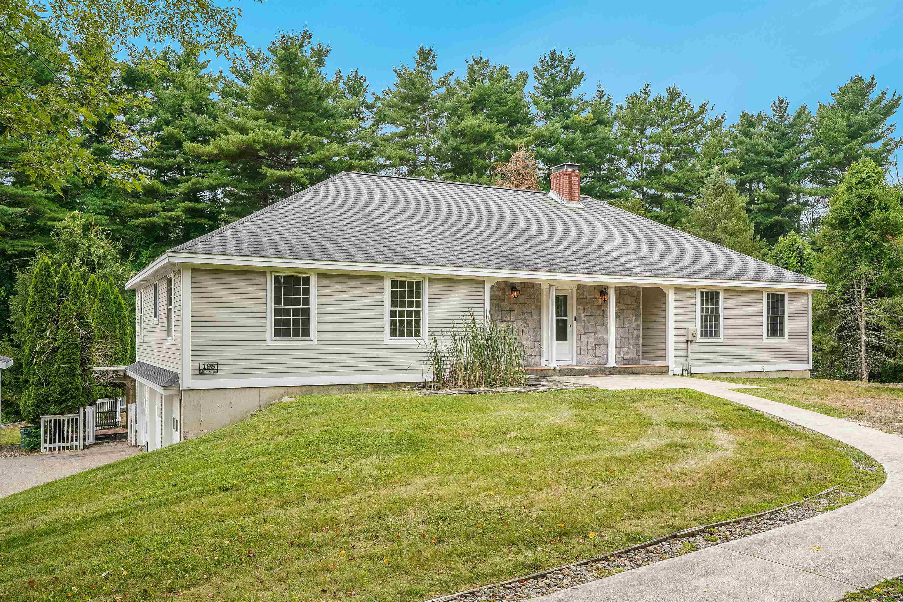 198 Main Street Sandown, NH 03873 - Photo 30 of 49