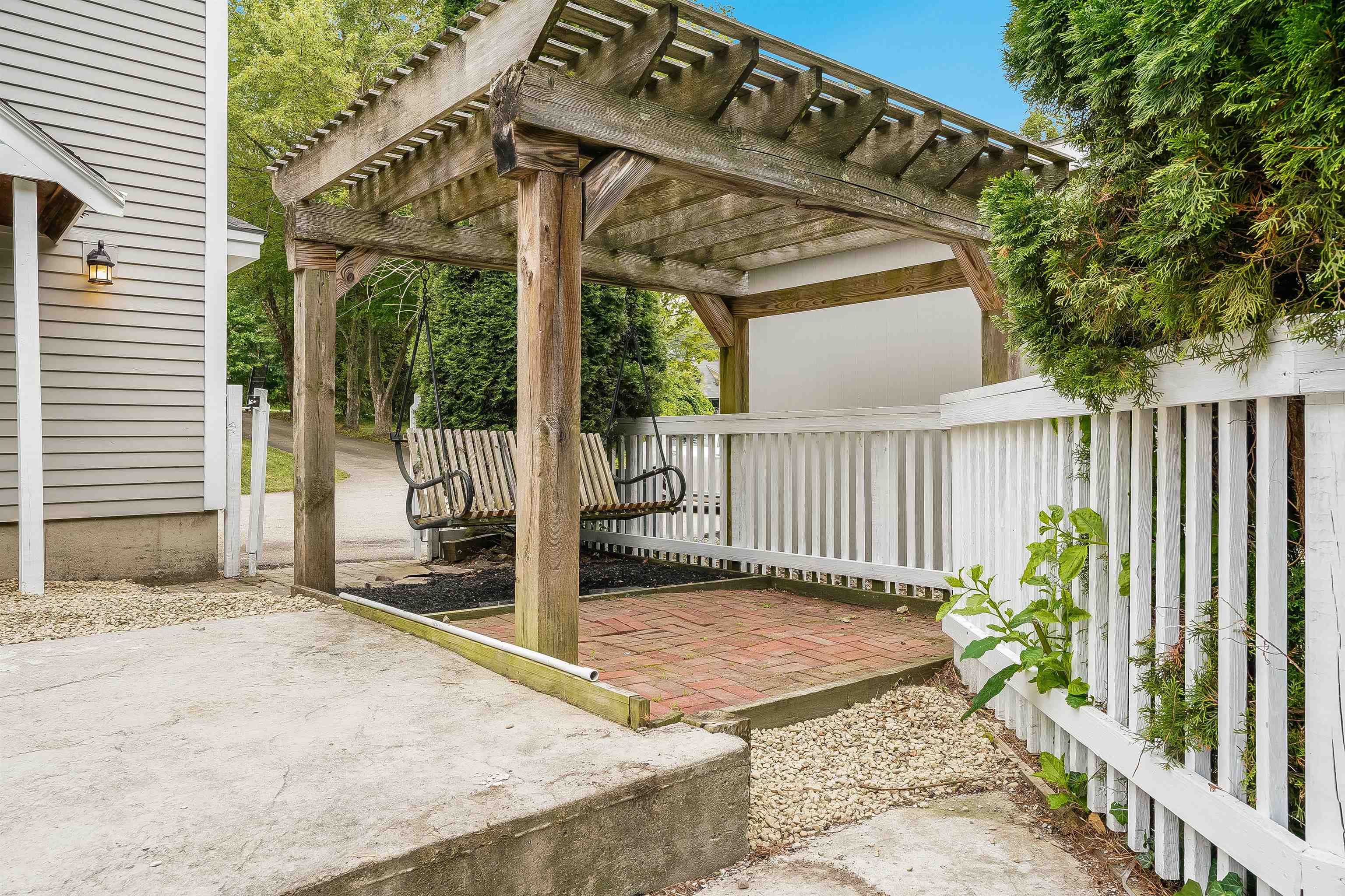 198 Main Street Sandown, NH 03873 - Photo 32 of 49