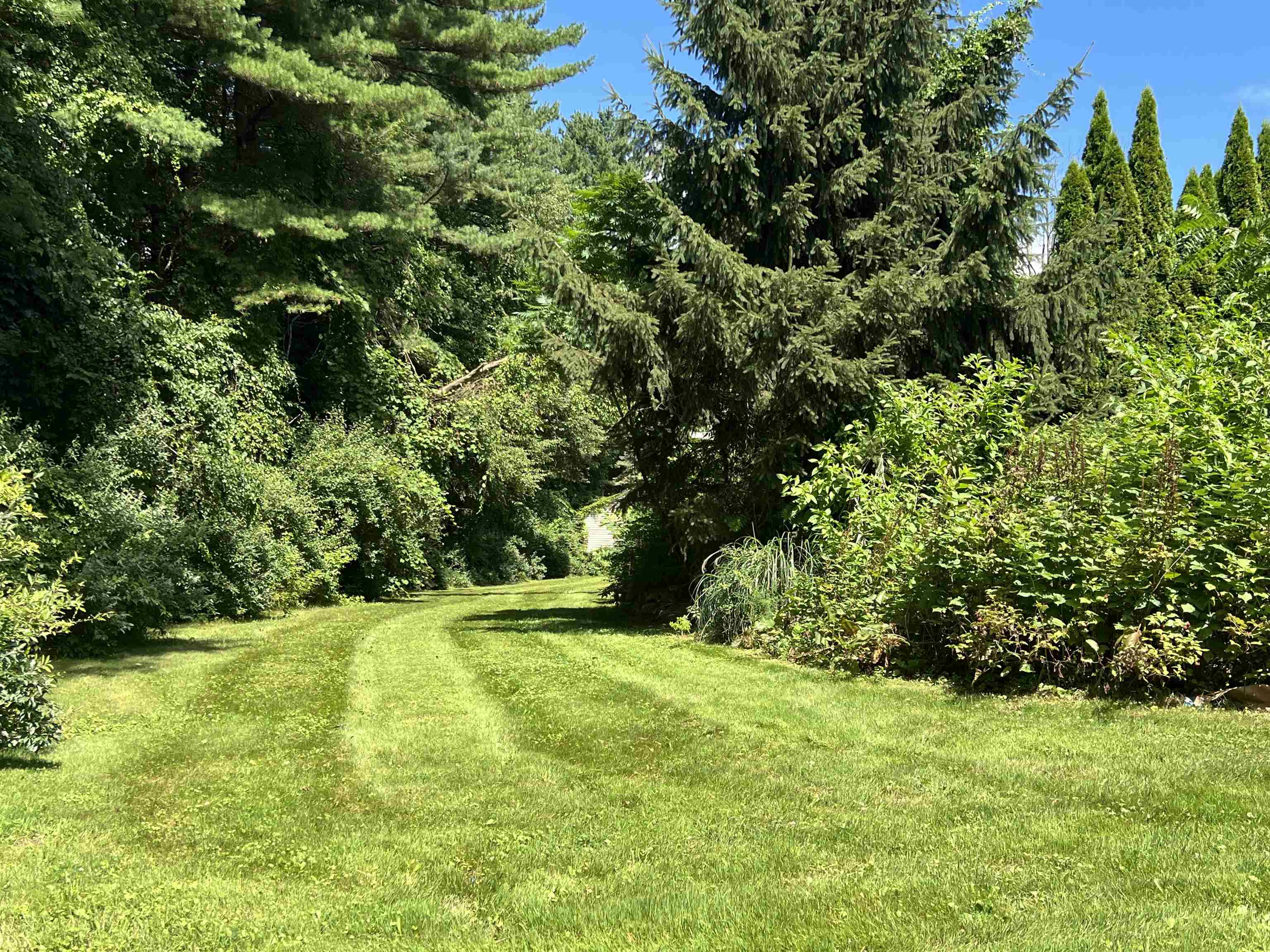 198 Main Street Sandown, NH 03873 - Photo 43 of 49