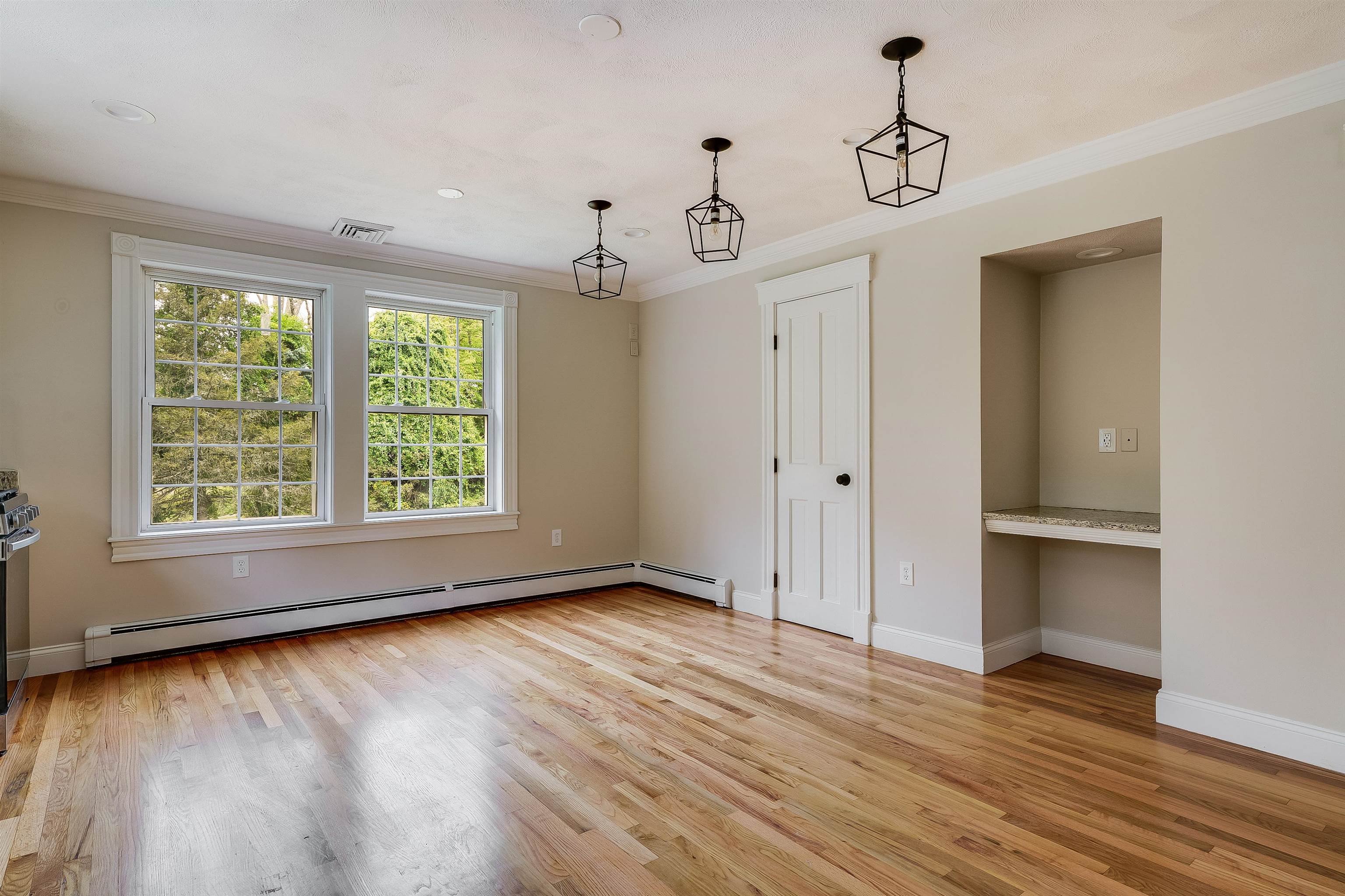 198 Main Street Sandown, NH 03873 - Photo 9 of 49