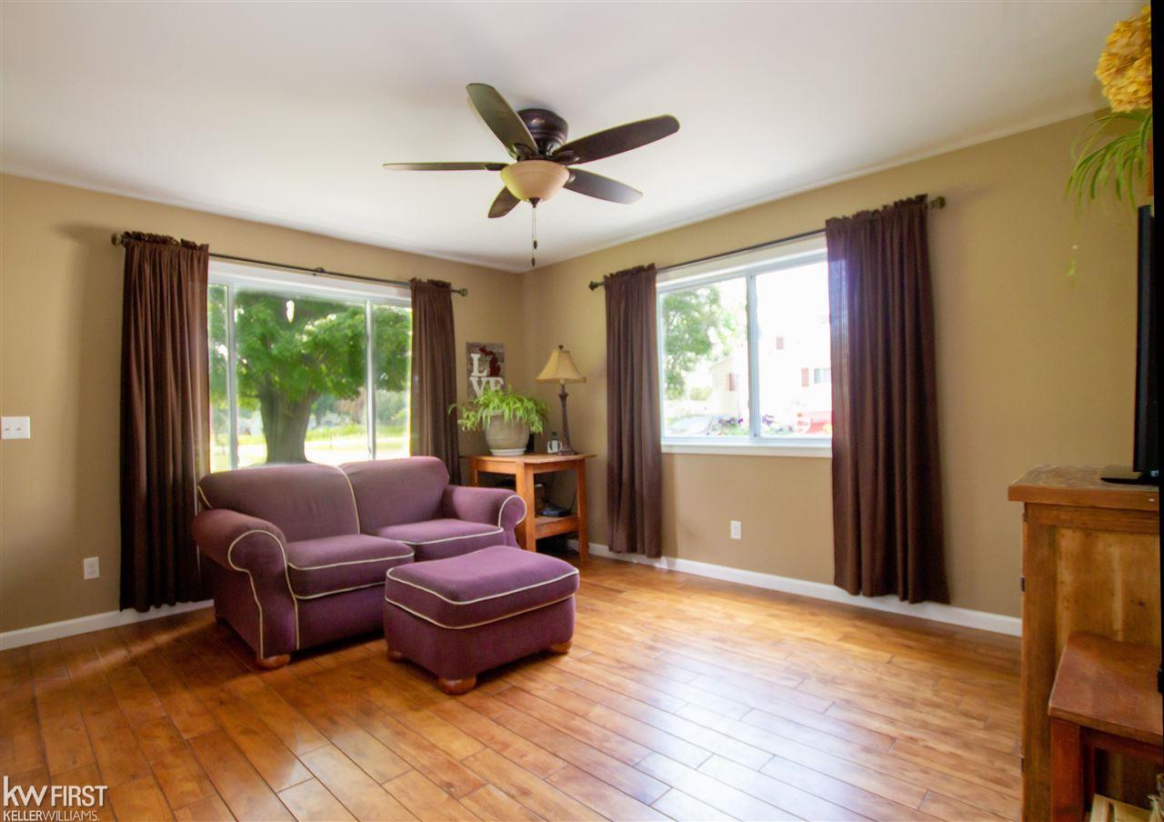 10029 North Nichols Road Montrose, MI 48457 - Photo 8 of 25 31387127-7.JPG