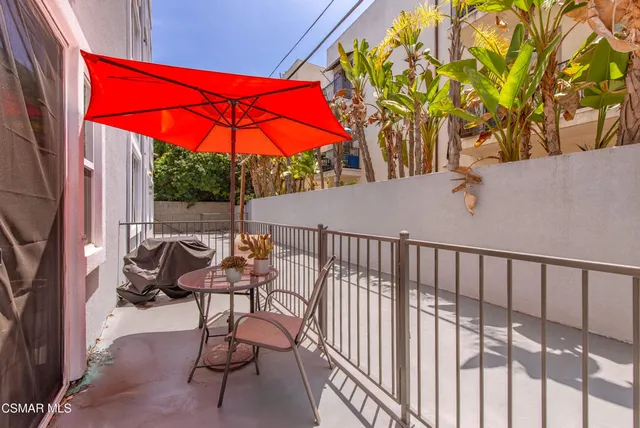 $849,000 | 10878 Bloomfield Street, Unit 107, Toluca Lake, CA 91602
