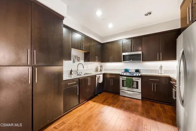 $849,000 | 10878 Bloomfield Street, Unit 107, Toluca Lake, CA 91602