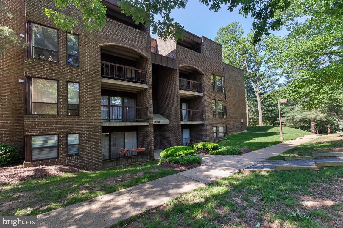 11200 Chestnut Grove Square, Unit 103 Reston, VA 20190 - Photo 1 of 33 Gallery Image 1