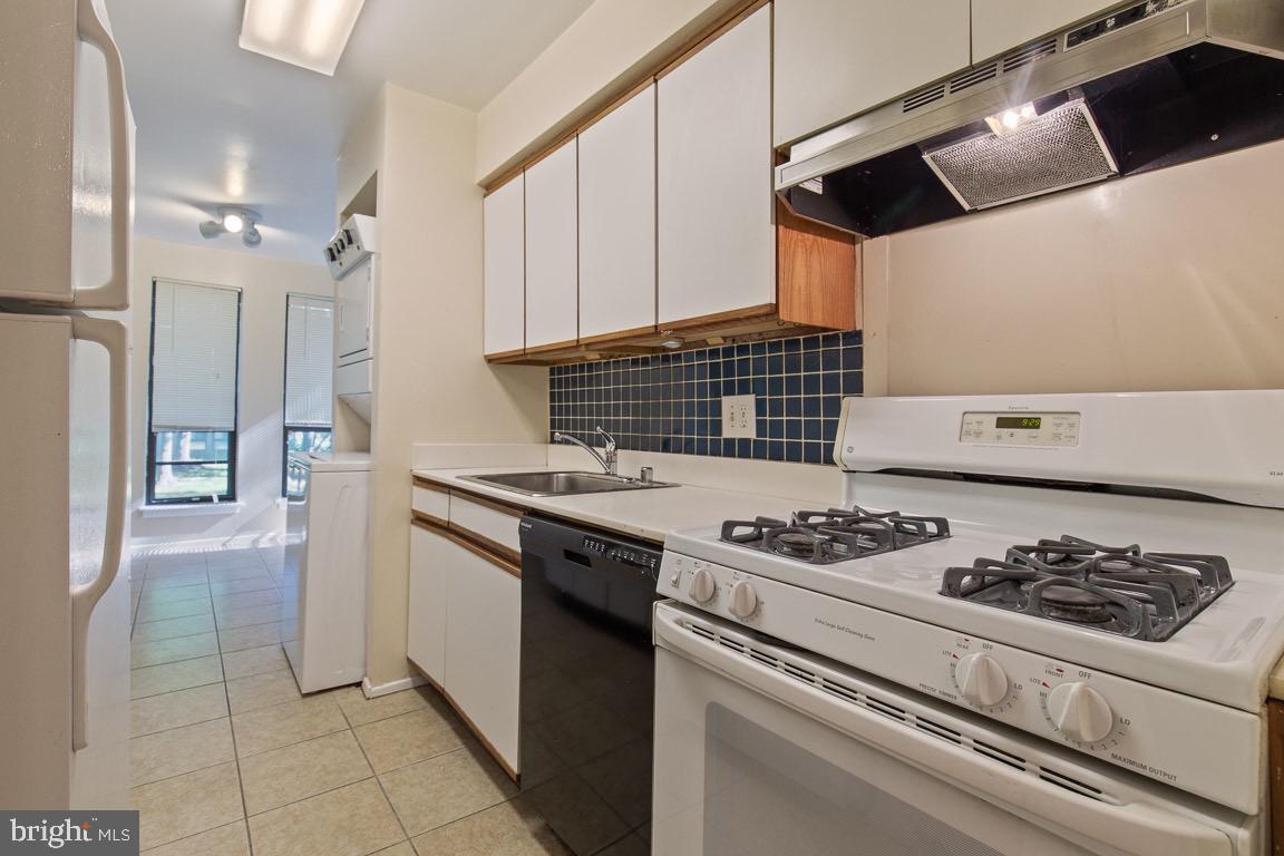 11200 Chestnut Grove Square, Unit 103 Reston, VA 20190 - Photo 17 of 33 Gallery Image 17