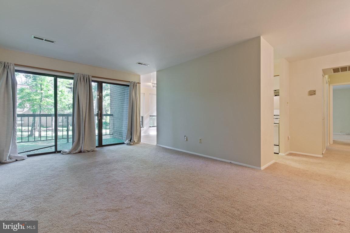 11200 Chestnut Grove Square, Unit 103 Reston, VA 20190 - Photo 3 of 33 Gallery Image 3